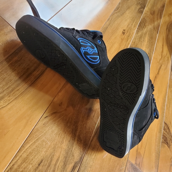 HEELYS Black/Royal Blue Skate Shoes - Youth 4 - Picture 8 of 10